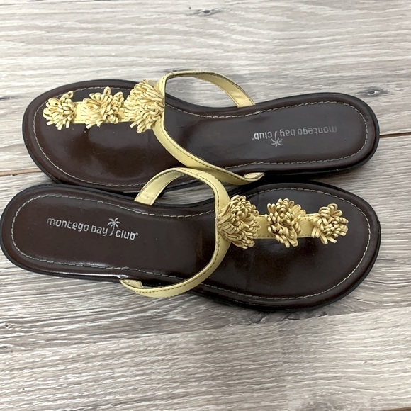 Montego Bay Club Sandals, Size 6, Sunflower Yellow. - Picture 3 of 5